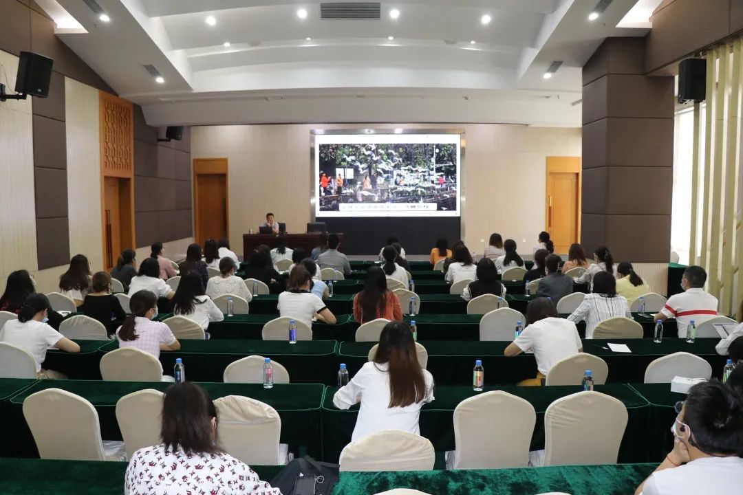 拍好圖片、講好故事、樹好形象——集團(tuán)公司工會開展“職工素質(zhì)提升課堂”之《攝影入門及提高》培訓(xùn)