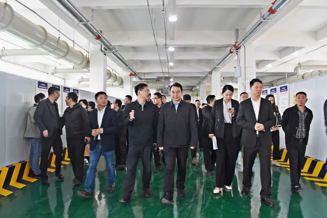 【子公司動態(tài)】四川省生態(tài)環(huán)境廳黨組成員、副廳長李銀昌帶隊(duì)參觀調(diào)研欣海環(huán)境公司